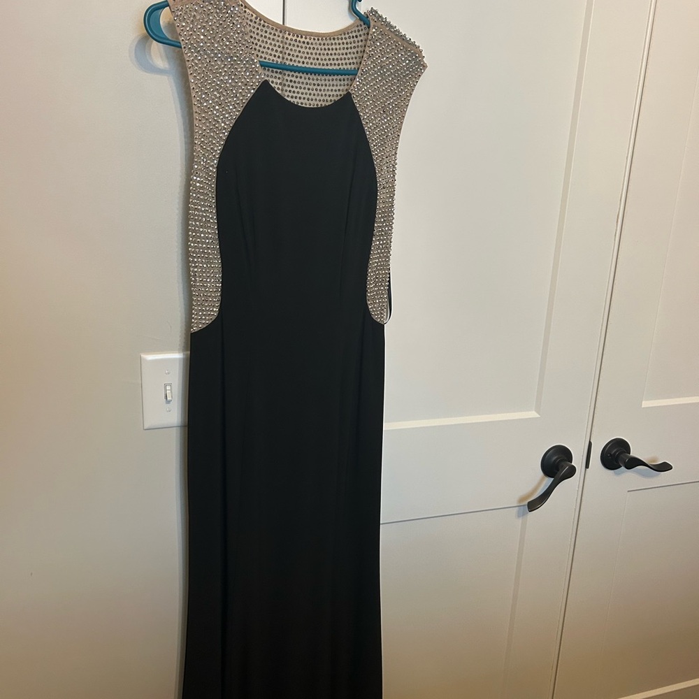 Elegant Black Evening Dress.  Only used once - Picture 4 of 8
